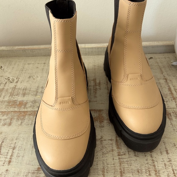 SOREL: WOMEN’S CARIBOU X CHELSEA BOOT - Picture 1 of 3